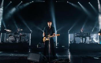 Death Cab for Cutie in concert, Evetim Apollo, London, UK - 01 Feb 2019 - 5924