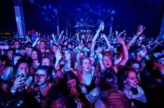 4853_people