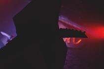 027_ AU-DESSUS