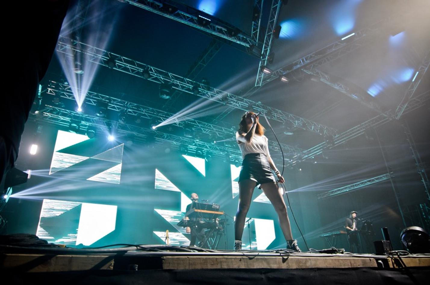 6162_chvrches