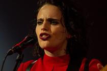 anna_calvi_2