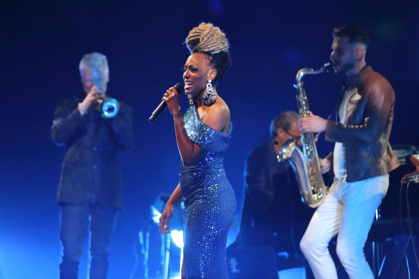 04_Botti and band_Sy Smith_Chad Lefkowitz-Brown