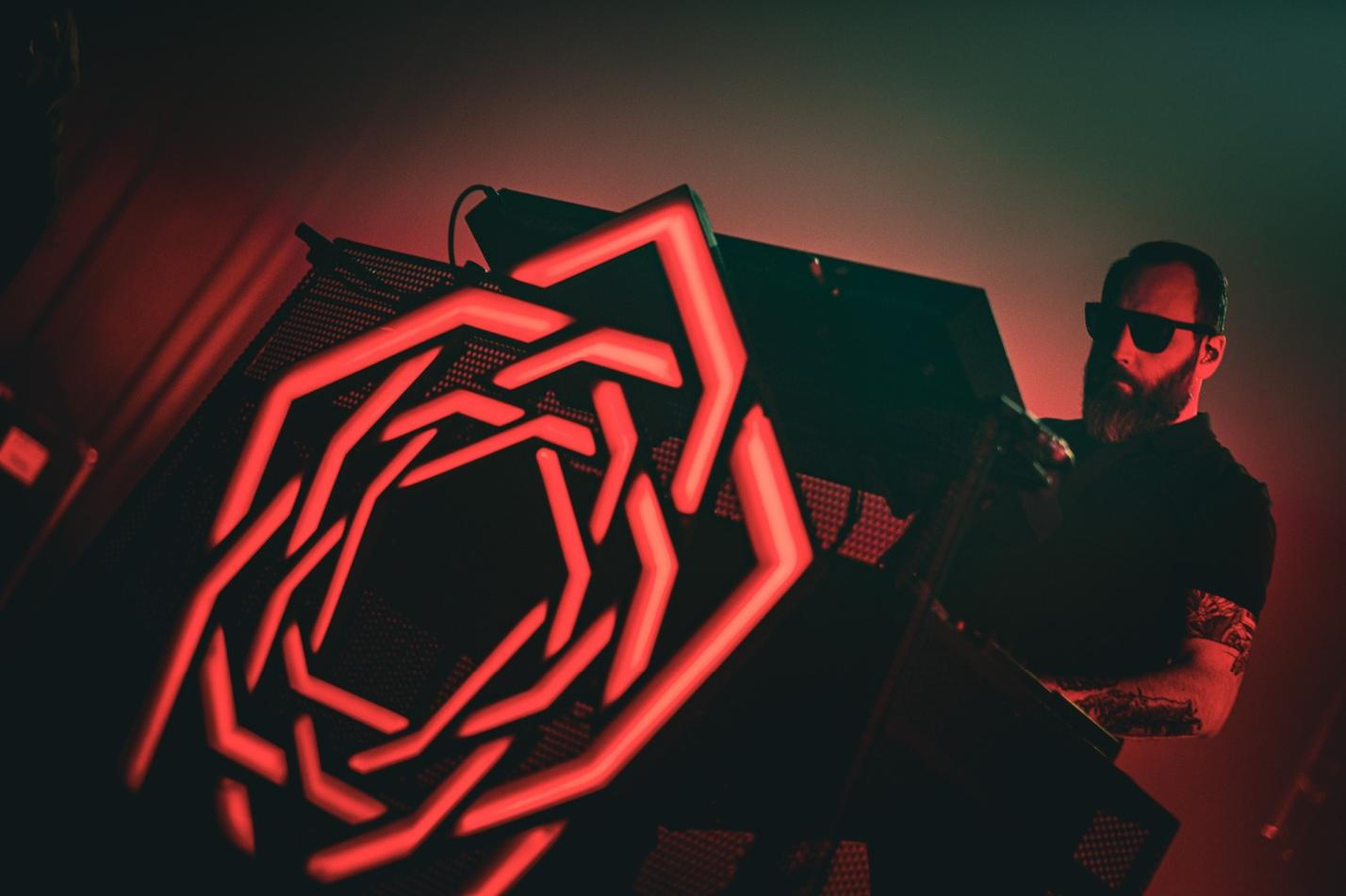 CarpenterBrut28