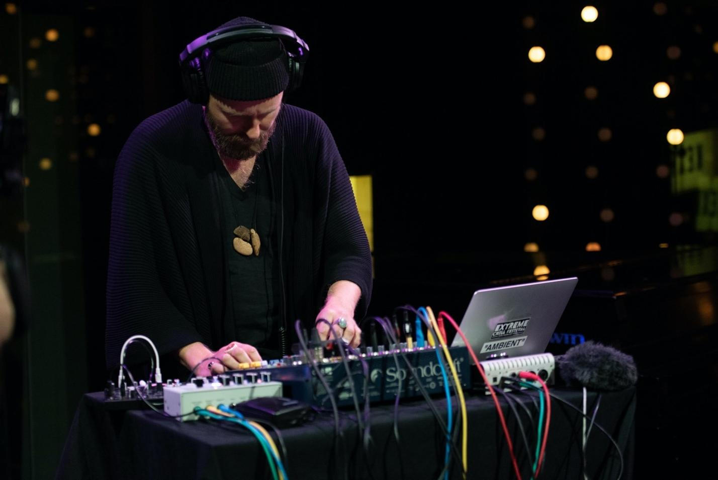 fyield Live on KEXP by Morgen Schuler 4 Velký