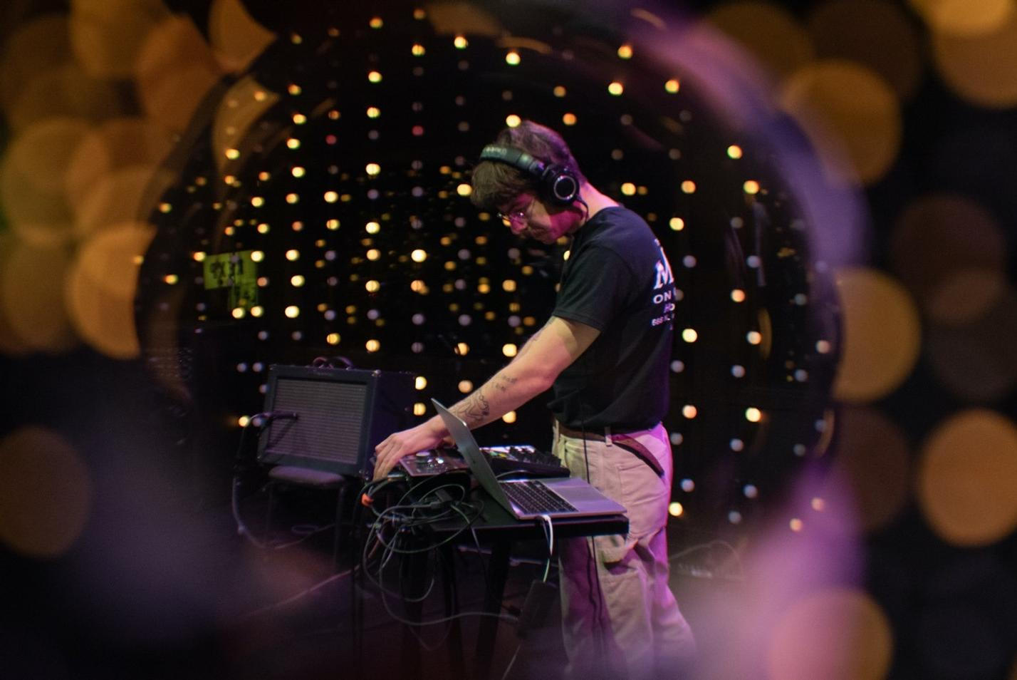 fyield Live on KEXP by Morgen Schuler 3 Velký
