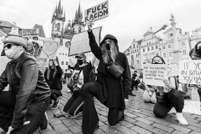 fullmoonzine.cz