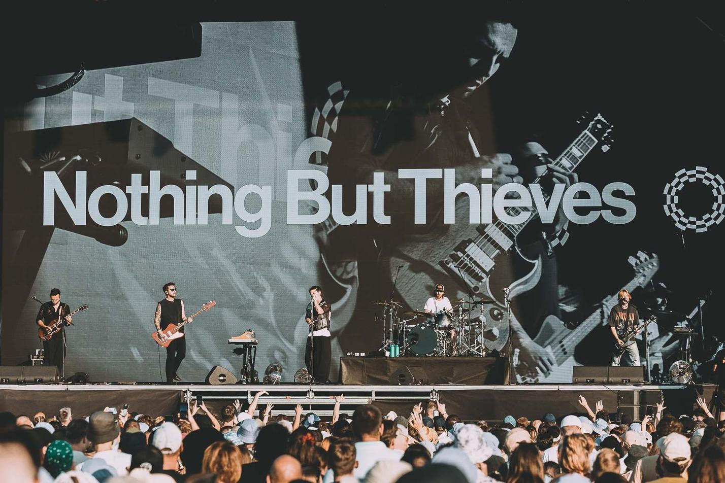 NOTHING BUT THIEVES (3)