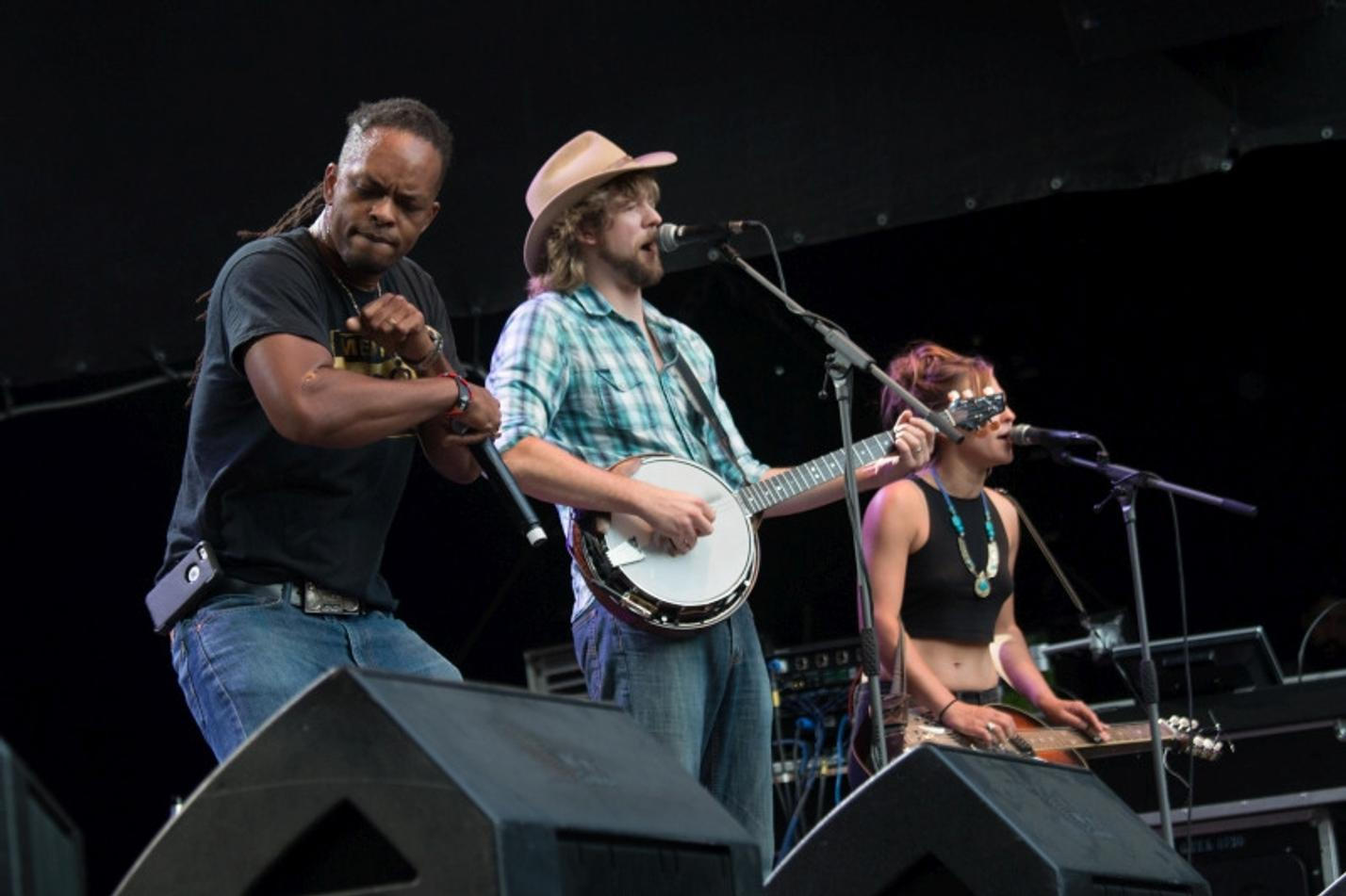 015Gangstagrass