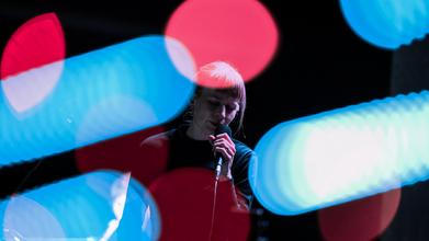Jenny Hval - I Want to Be a Machine