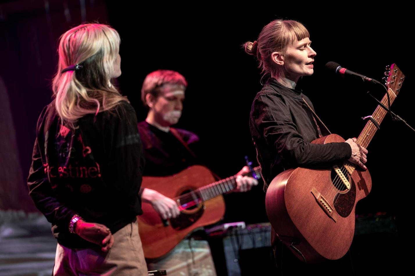 Jenny Hval - I Want to Be a Machine