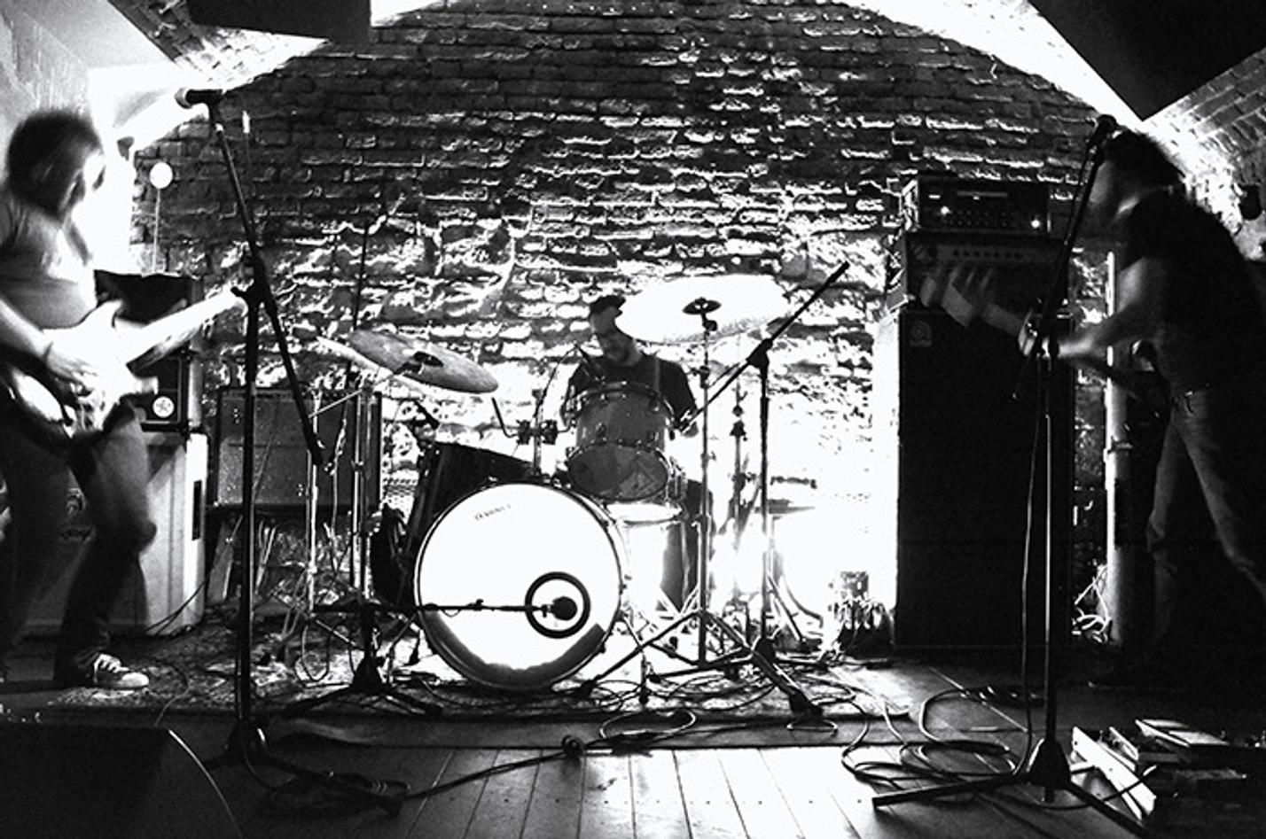 five seconds to leave 03