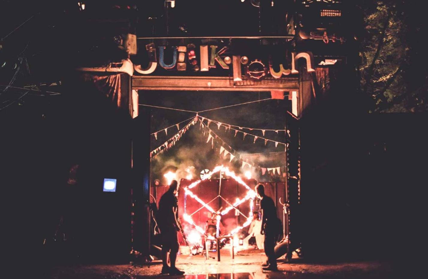 Zákulisí fireshow