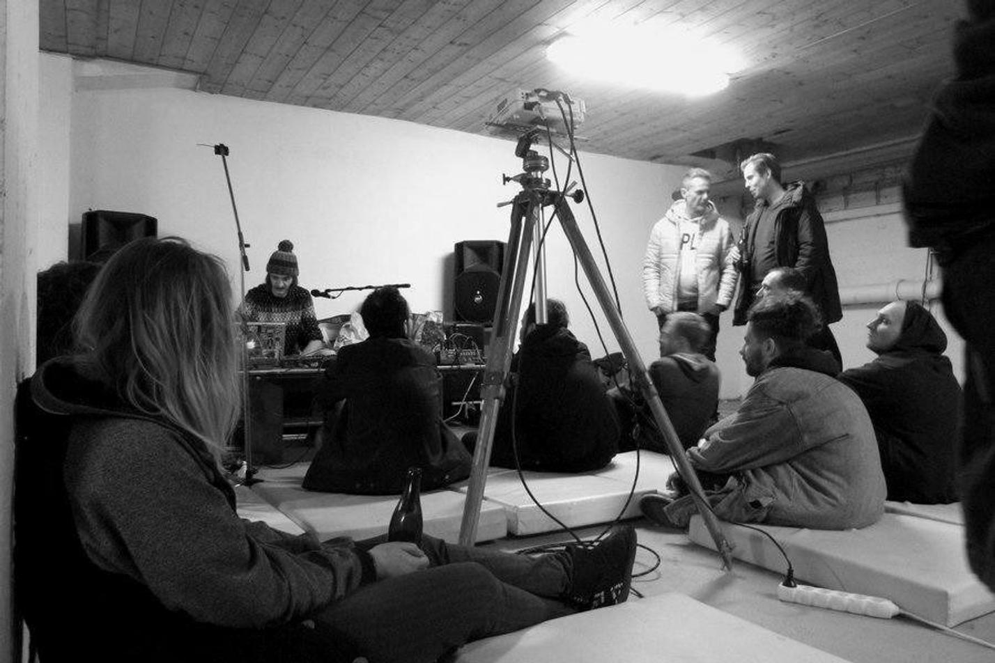 mono:chrome_workshop_1