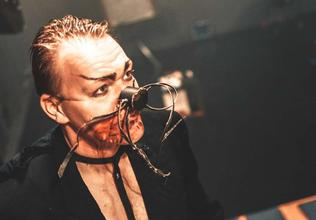 Walrus Vampire Show 1
