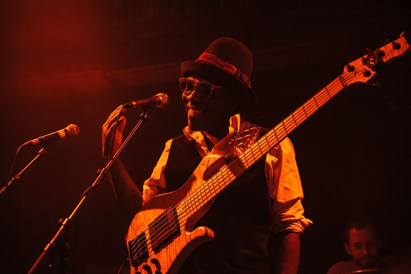 Richard Bona - 8450