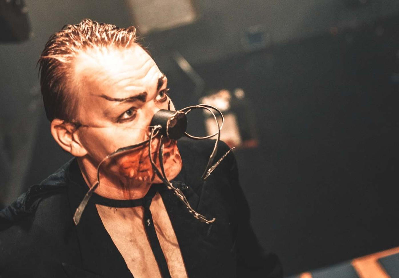 Walrus Vampire Show 1