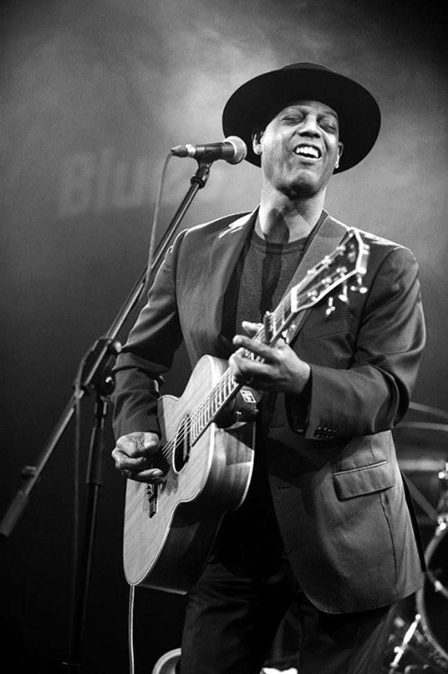 Eric Bibb