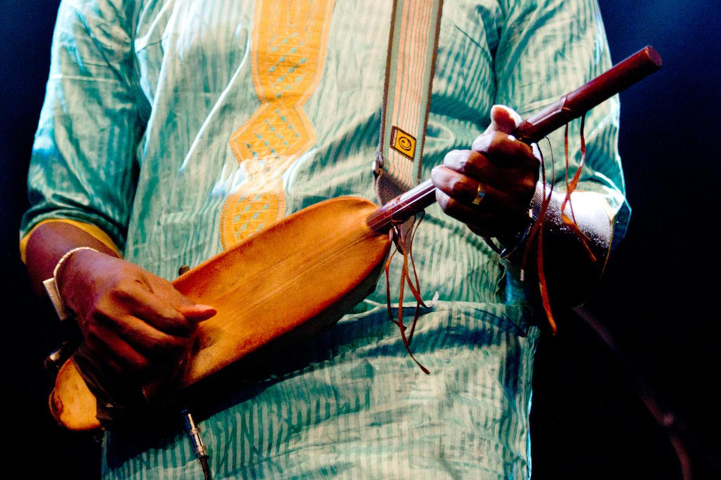 008Bassekou Kouyate
