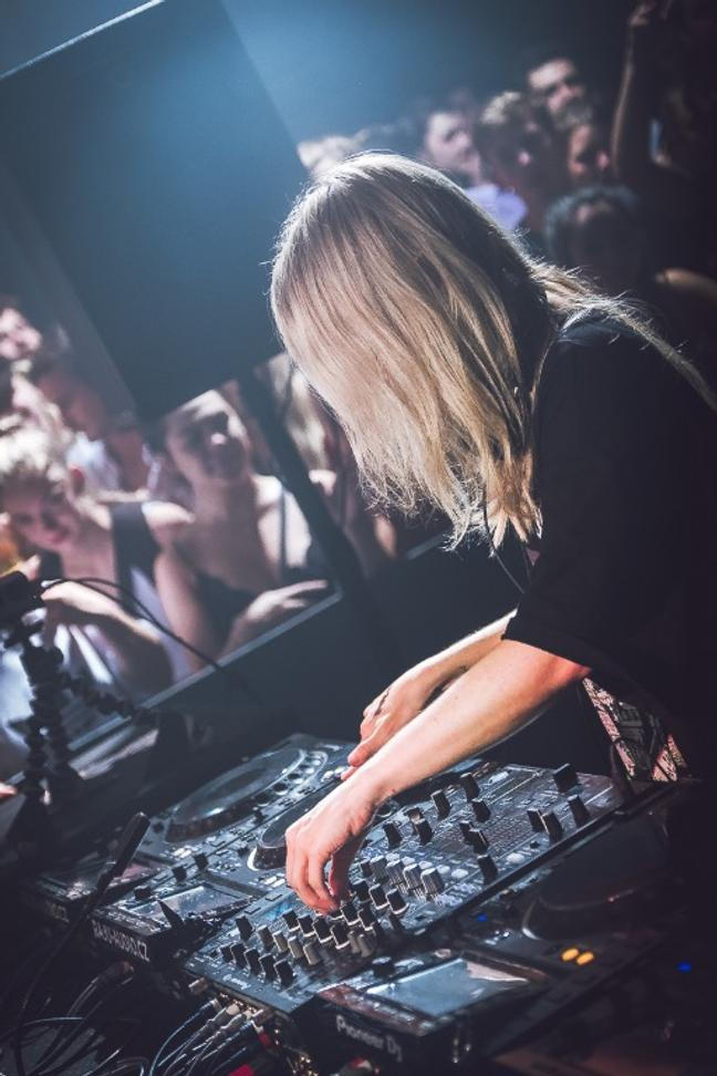 10_Alison Wanderland