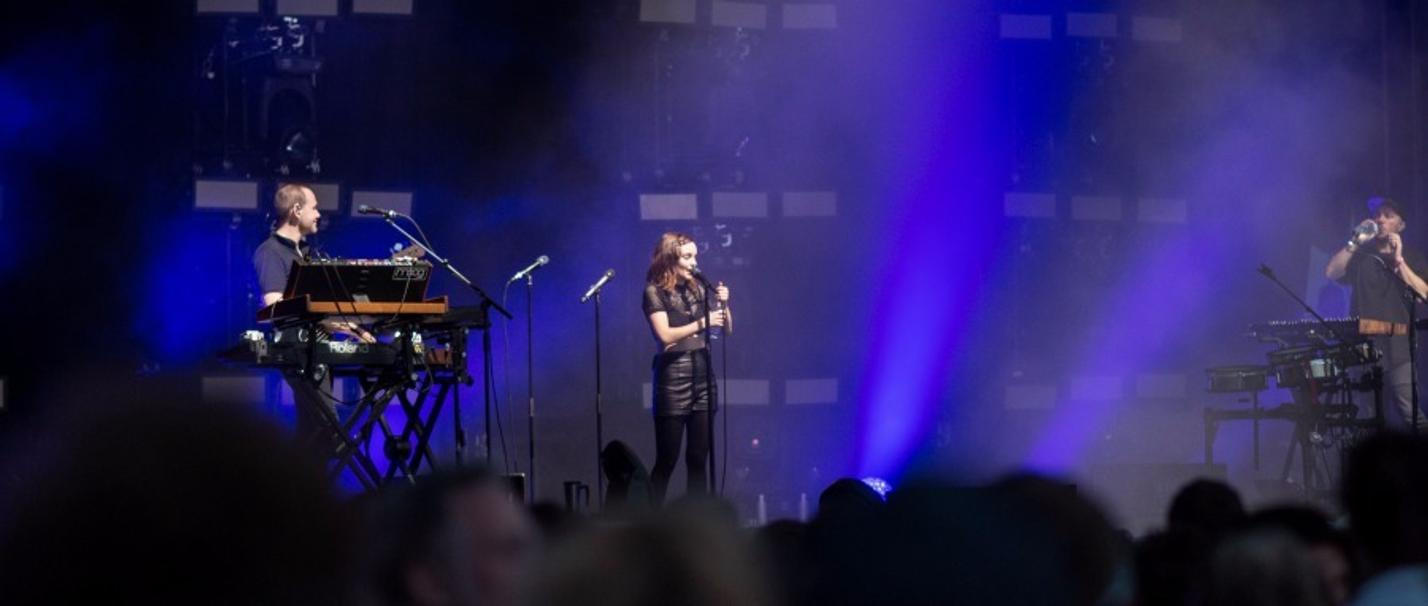 06_Chvrches
