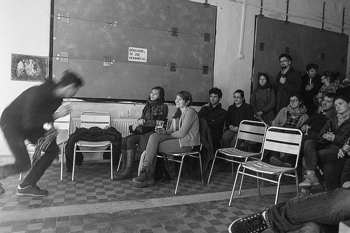 012LesFlatmates