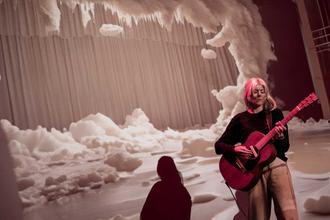 Jenny Hval - I Want to Be a Machine