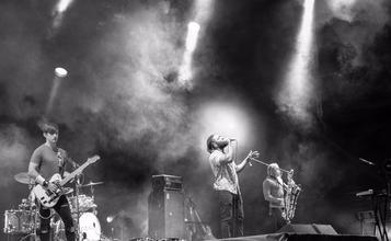 09_Bloc Party