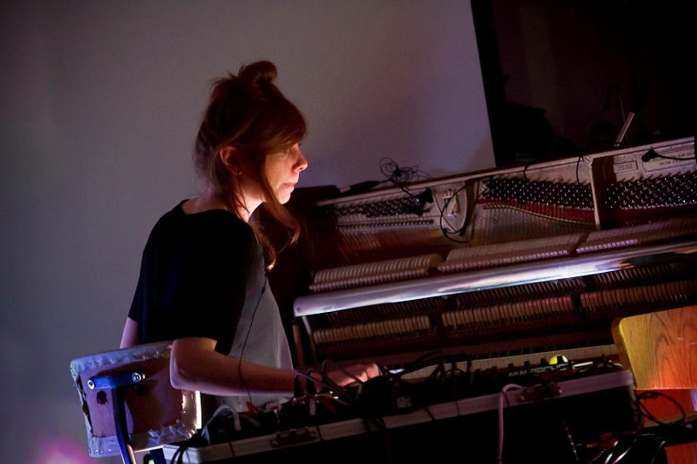 05_Poppy_Ackroyd_22_10_2015_Praha_v_Brne