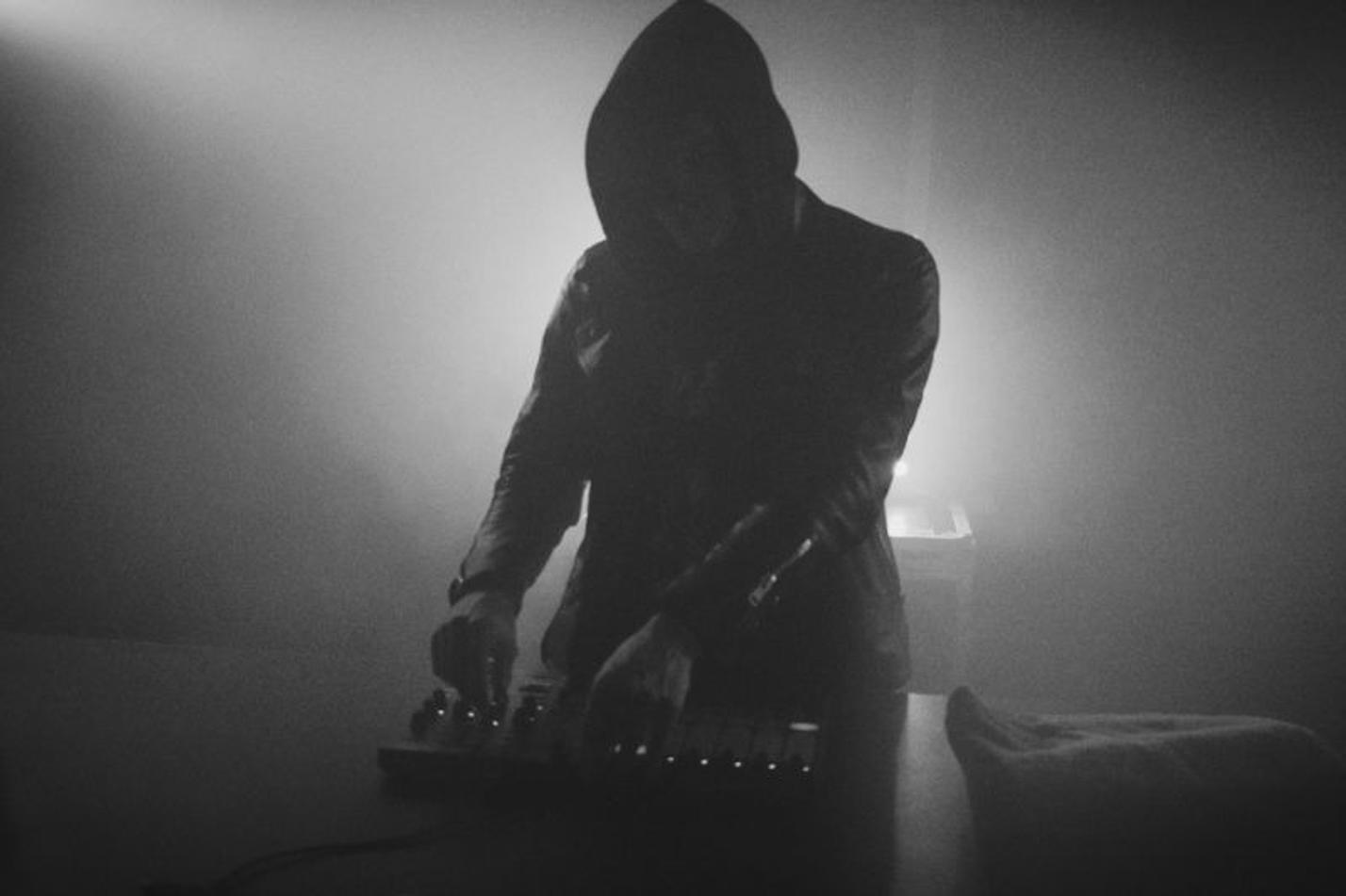 2016-03-17-perturbator-014m