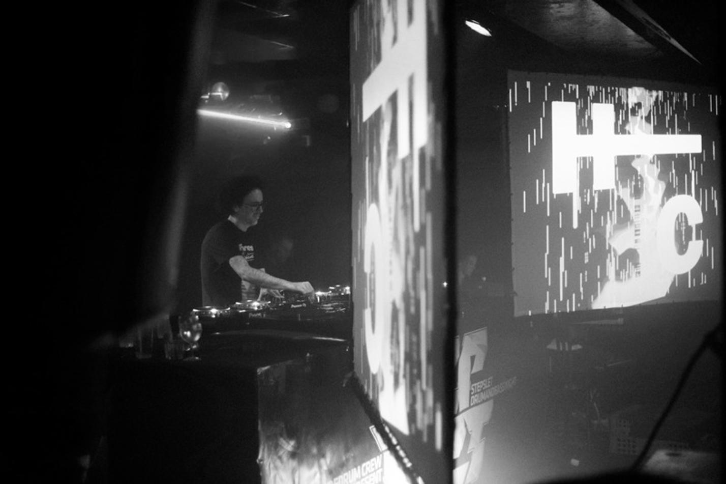High_contrast_04