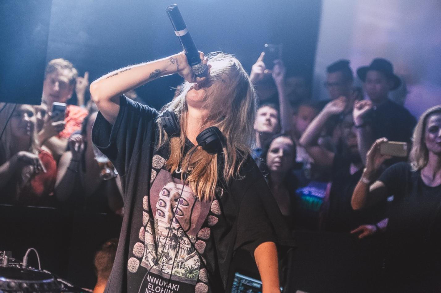 05_Alison Wanderland