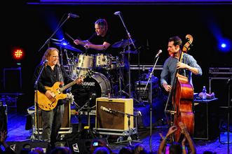 Warren_Haynes_Blues_Alive_14
