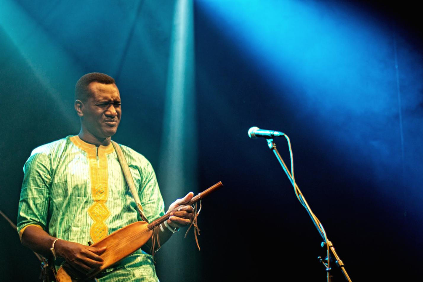010Bassekou Kouyate