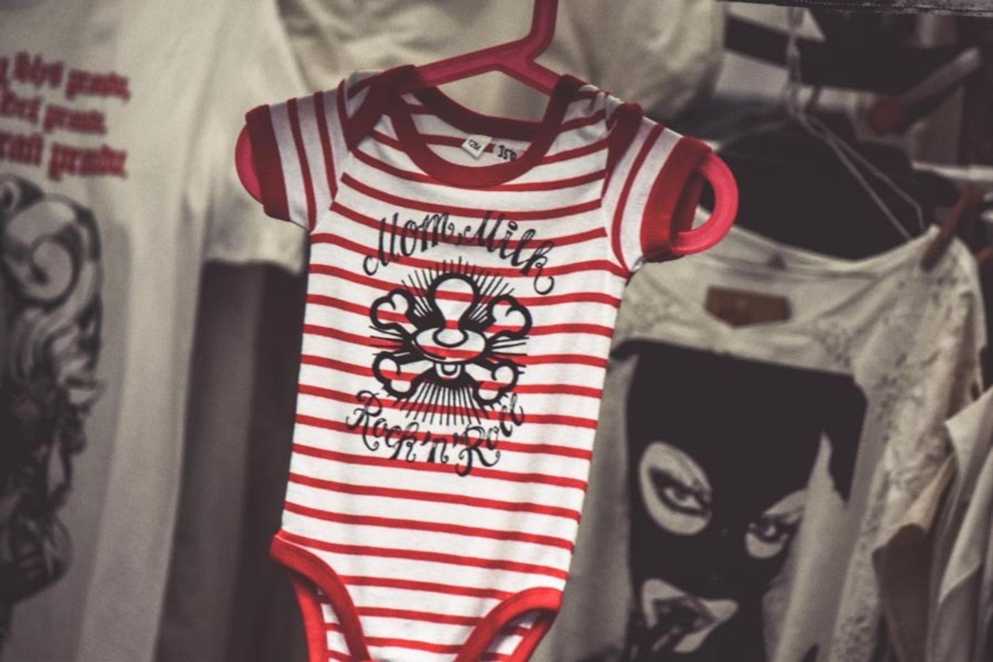 Merch (1)