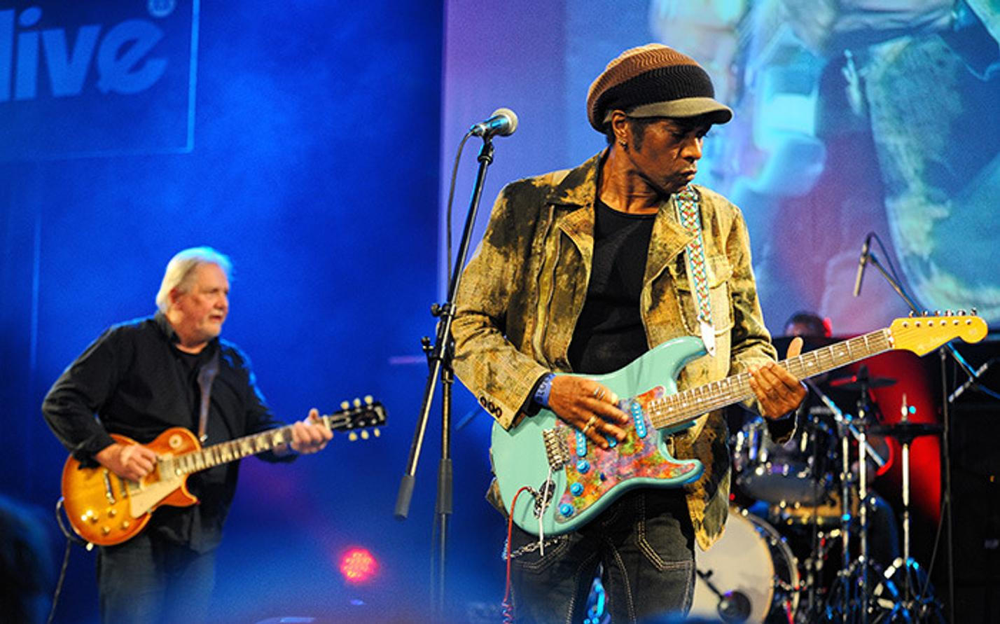 blues_alive15_lubos_andrst_a_dani_robinson