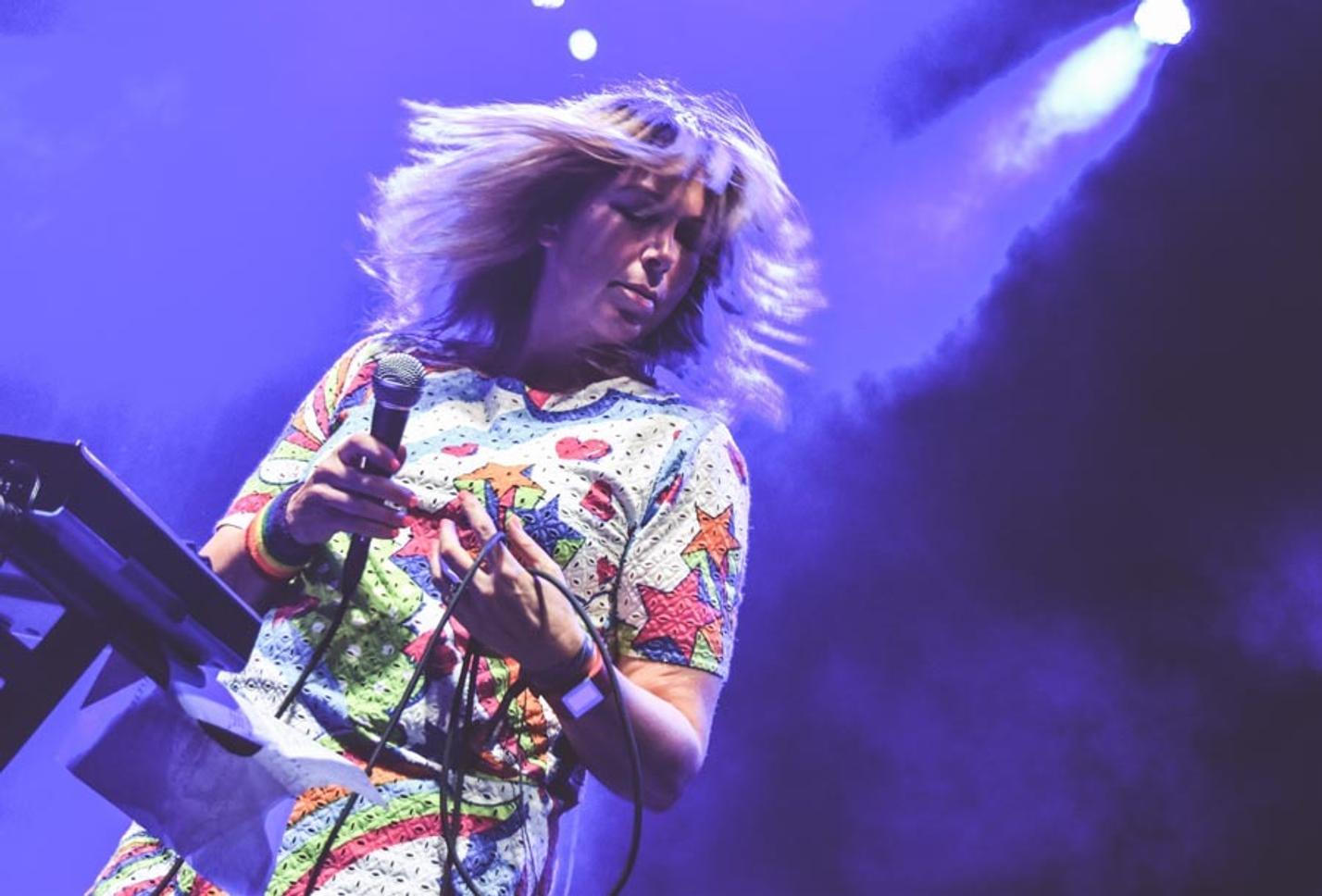Jane Weaver 4