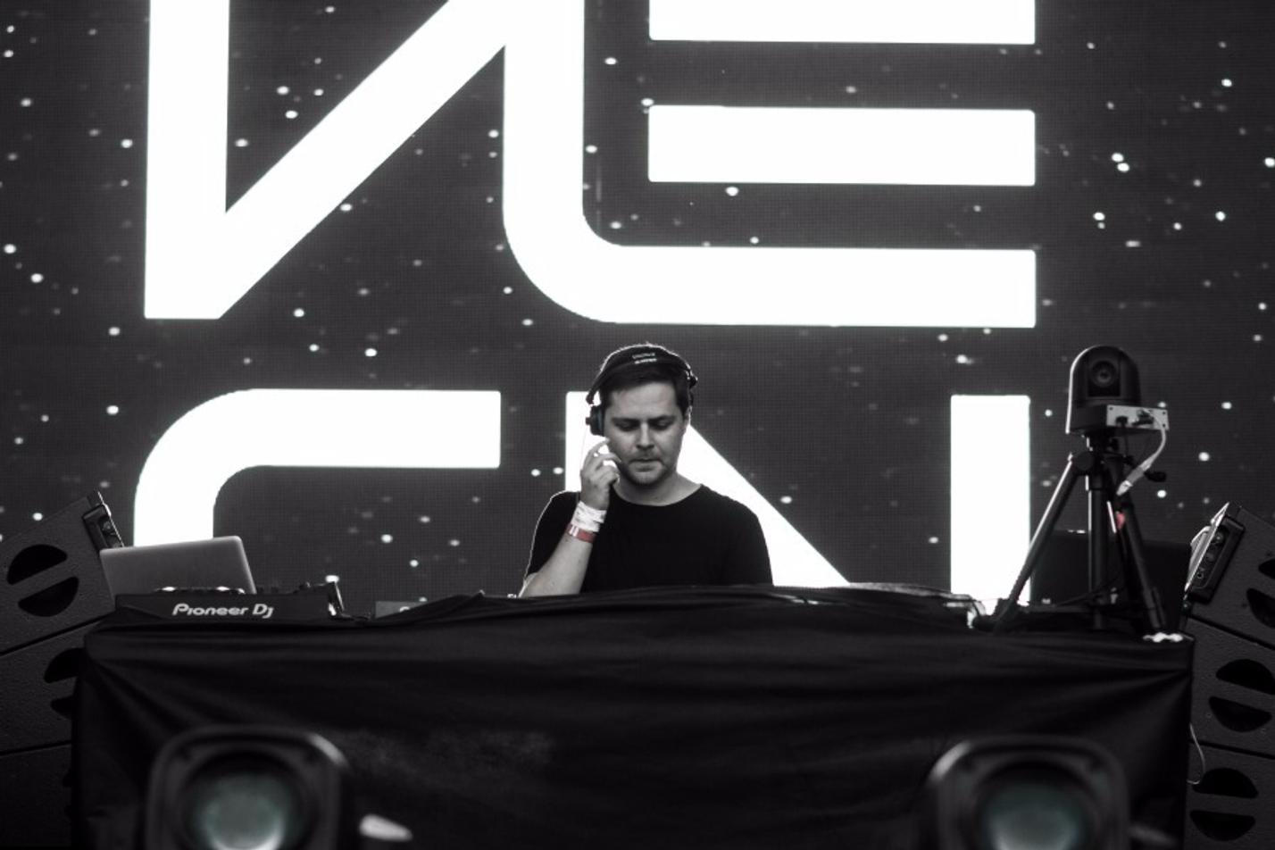 03_Neon Festival