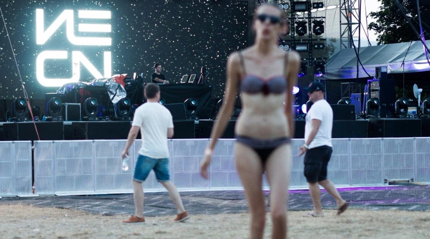 06_Neon Festival