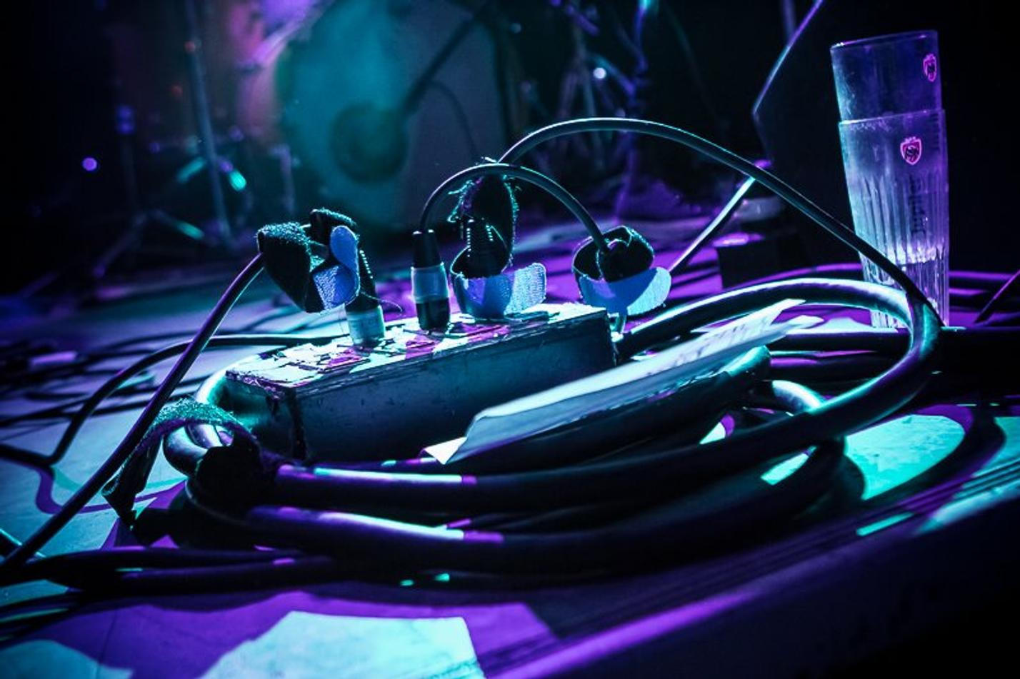 08_The_Drones_Le_Guess_Who_2015
