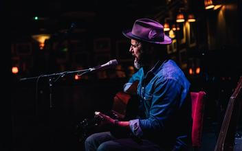 Martin Harley in Concert, Ronnie Scotts, London, UK - 8985