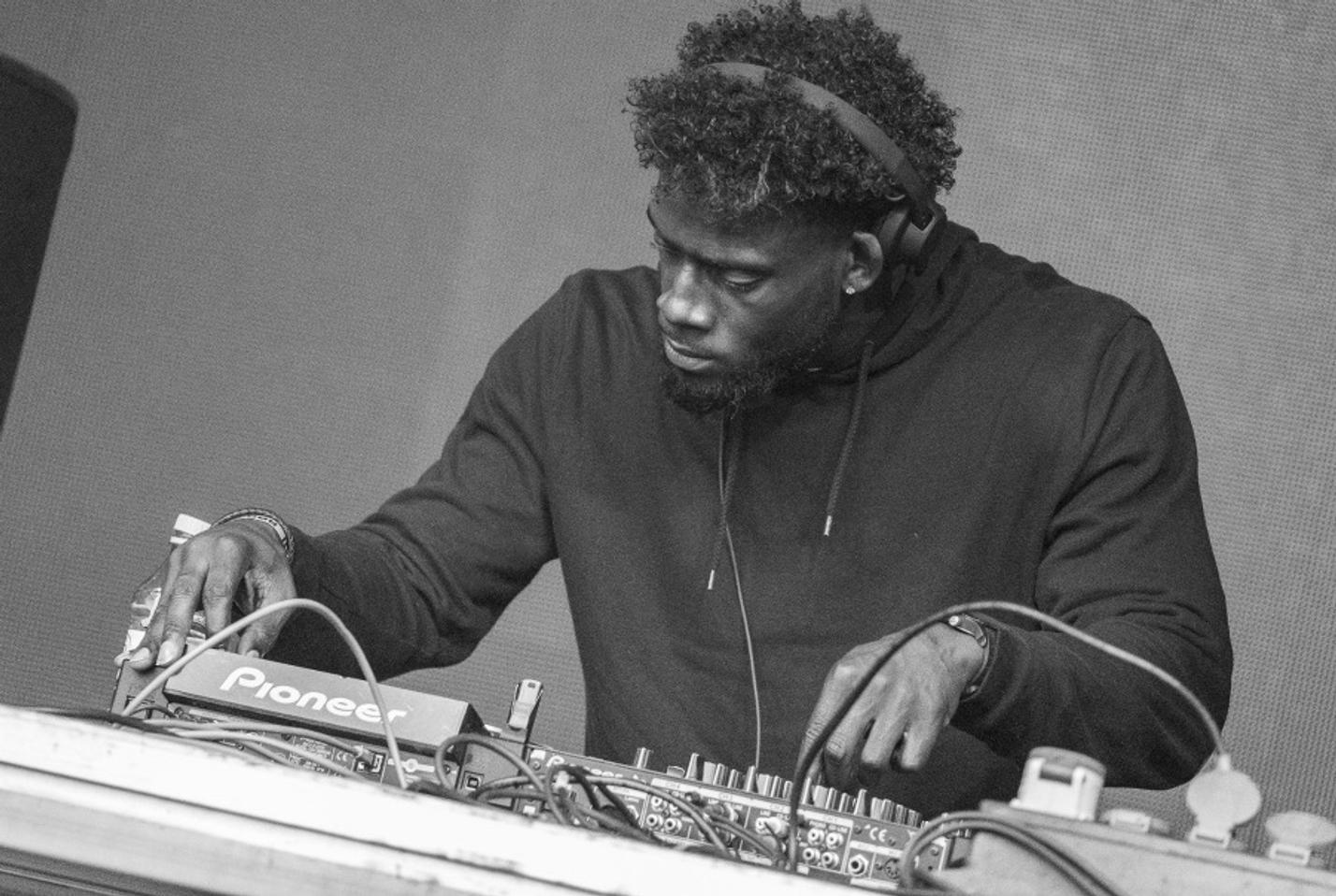 09_Lil Silva