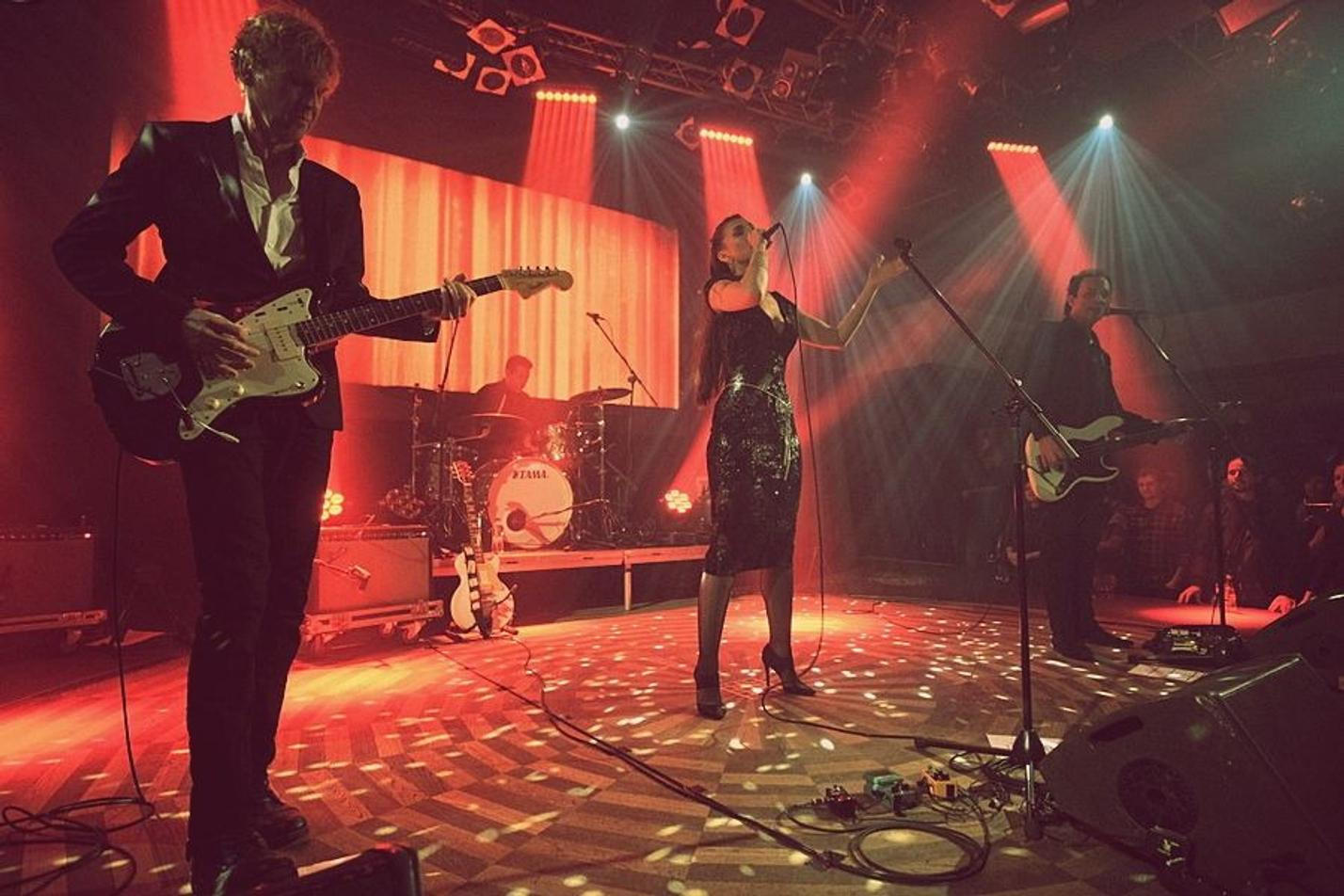 Chrysta Bell 1 (4)