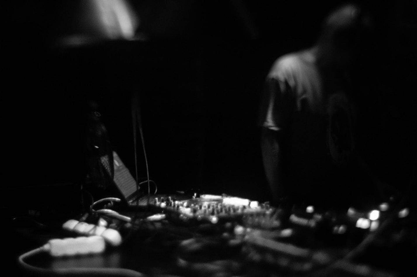 17 DJ Maceo