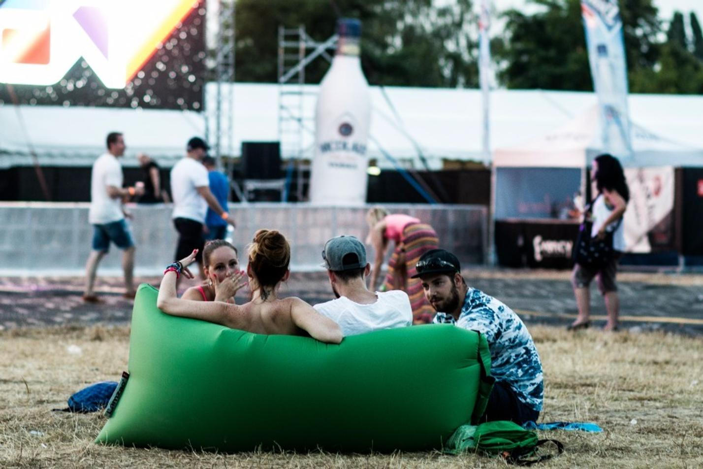 04_Neon Festival