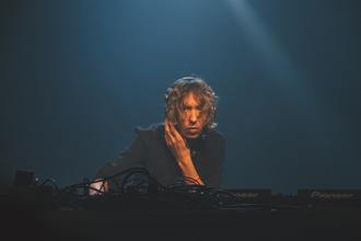 04_Daniel Avery