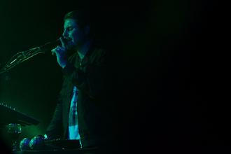 low roar-7