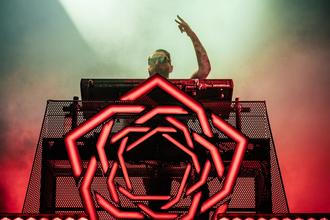 CarpenterBrut15