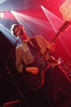 09_Everything Everything