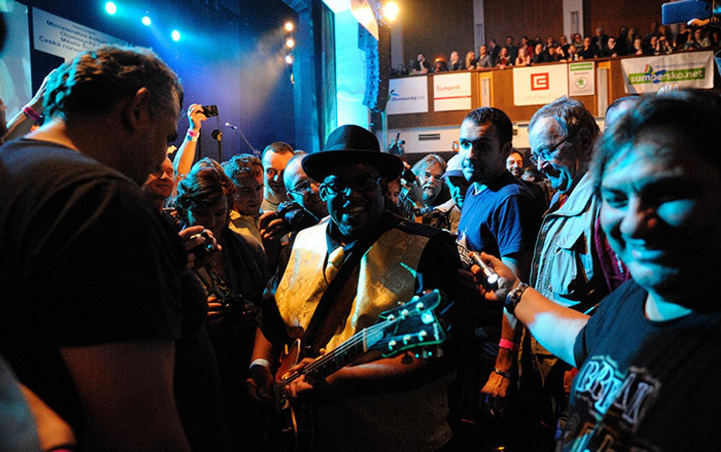 18BluesAlive1016_SlamAllen2