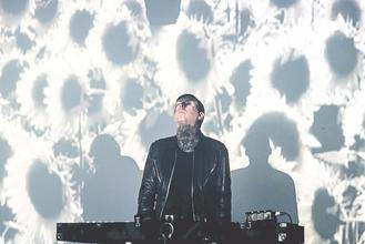 Cold Cave 04